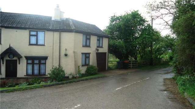 Image of Detached house for sale in Leighton Road Stanbridge Leighton Buzzard LU7 at Tilsworth Road Stanbridge Stanbridge, LU7 9HW