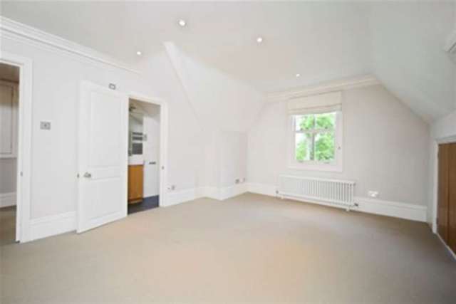  Image of 2 bedroom Flat to rent in Montague Road Richmond TW10 at Richmond, TW10 6QJ