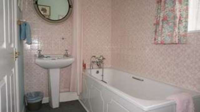  Image of 3 bedroom Detached house for sale in Looe PL13 at Looe, PL13 1PW