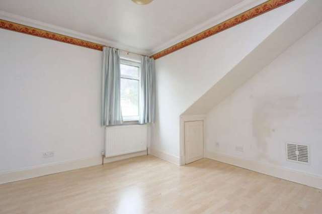  Image of 3 bedroom Cottage for sale in Neilston Road Paisley PA2 at Paisley, PA2 6PY