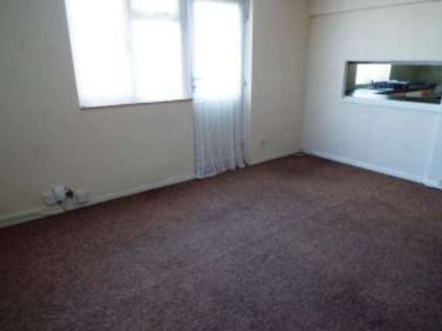  Image of 2 bedroom Flat for sale in Skinner Street Gillingham ME7 at Skinner Street Gillingham Gillingham, ME7 1LH