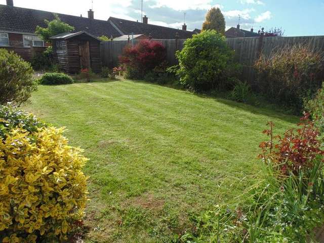  Image of 3 bedroom Semi-Detached house to rent in Southall Road Corby NN17 at Corby  Northamptonshire, NN17 1UQ