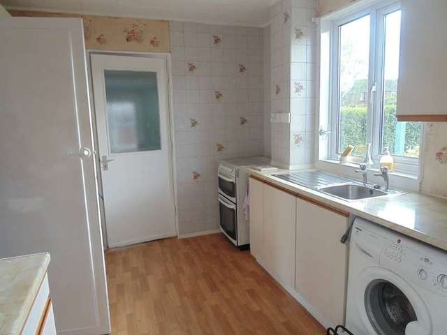  Image of 3 bedroom Semi-Detached house to rent in Southall Road Corby NN17 at Corby  Northamptonshire, NN17 1UQ