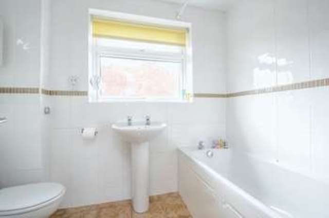  Image of 4 bedroom Detached house for sale in Witan Way Wantage OX12 at Witan Way  Wantage, OX12 9EU
