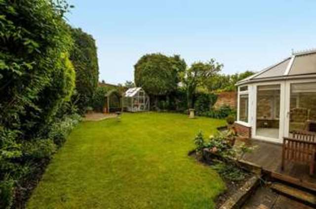 Image of 4 bedroom Detached house for sale in Witan Way Wantage OX12 at Witan Way  Wantage, OX12 9EU