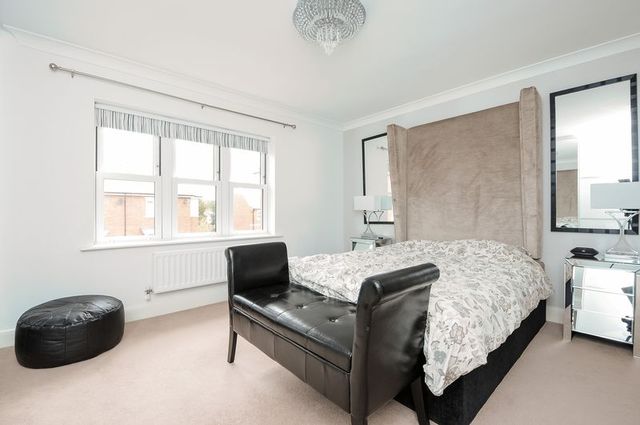  Image of 3 bedroom Terraced house for sale in St. Gabriels Wantage OX12 at St Gabriels  Wantage, OX12 8FJ
