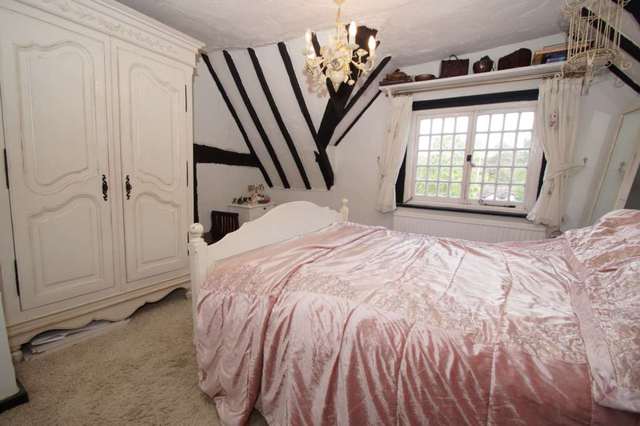  Image of 1 bedroom Terraced house for sale in London Road Hemel Hempstead HP1 at Bourne End Cottages London Road Hemel Hempstead, HP1 2RH