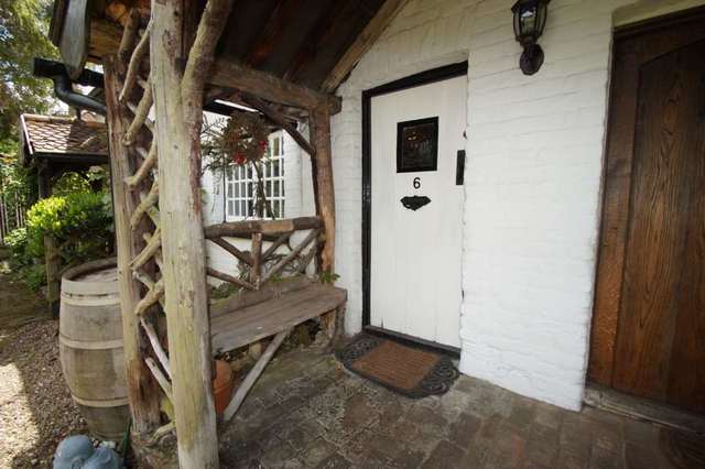  Image of 1 bedroom Terraced house for sale in London Road Hemel Hempstead HP1 at Bourne End Cottages London Road Hemel Hempstead, HP1 2RH