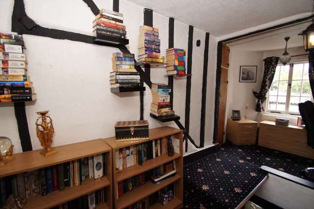  Image of 1 bedroom Terraced house for sale in London Road Hemel Hempstead HP1 at Bourne End Cottages London Road Hemel Hempstead, HP1 2RH