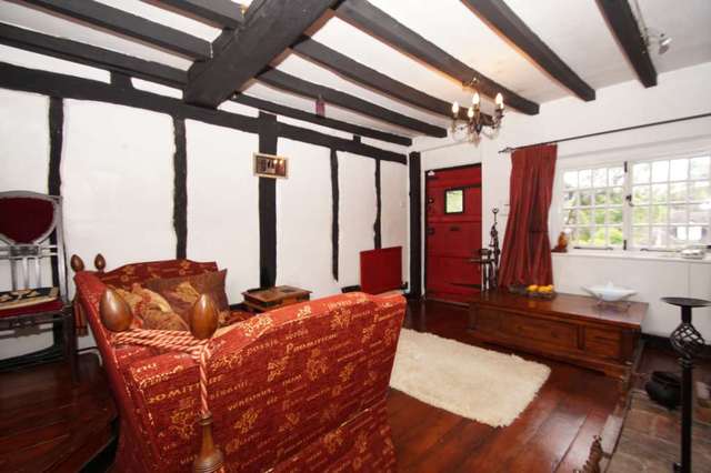  Image of 1 bedroom Terraced house for sale in London Road Hemel Hempstead HP1 at Bourne End Cottages London Road Hemel Hempstead, HP1 2RH