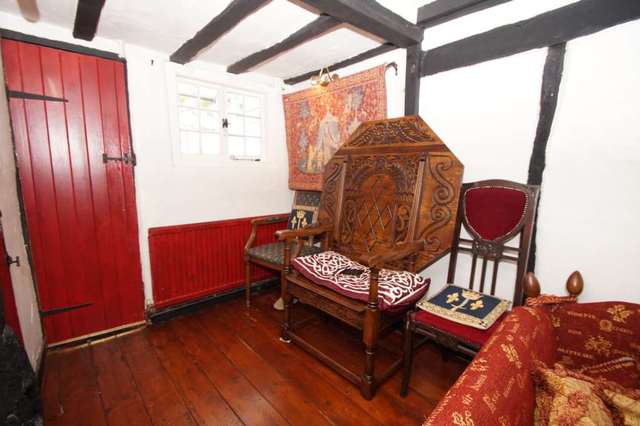 Image of 1 bedroom Terraced house for sale in London Road Hemel Hempstead HP1 at Bourne End Cottages London Road Hemel Hempstead, HP1 2RH