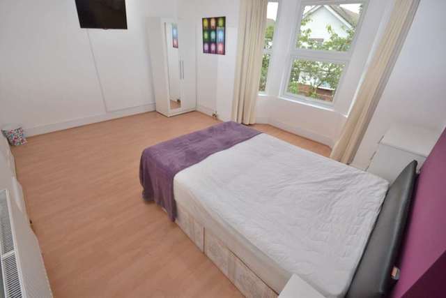  Image of 1 bedroom House Share to rent in Wantage Road Reading RG30 at Wantage Road  Reading, RG30 2SF