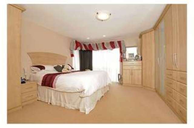  Image of 4 bedroom Detached house for sale in Acacia Close Stanmore HA7 at Acacia Close  Stanmore, HA7 3JR