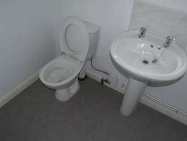  Image of 2 bedroom Flat to rent in Alexander Road Acocks Green Birmingham B27 at Alexander Road  Birmingham, B27 6HE