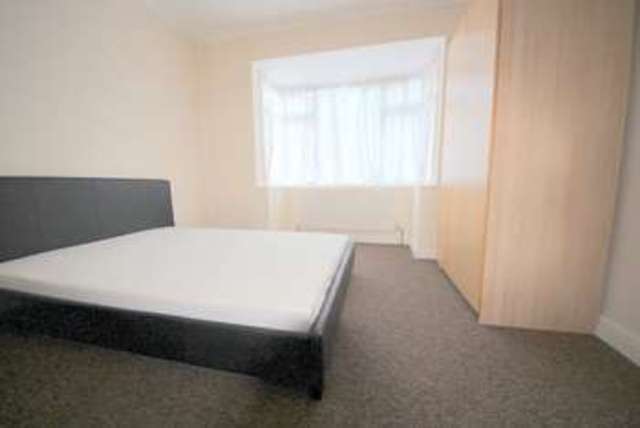 Image of 1 bedroom Property to rent in Bishops Road Hayes UB3 at Bishops Road  Hayes, UB3 2TE