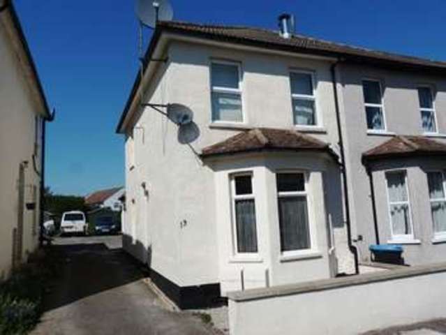  Image of 1 bedroom Flat for sale in William Road Caterham CR3 at William Road  Caterham, CR3 5NN