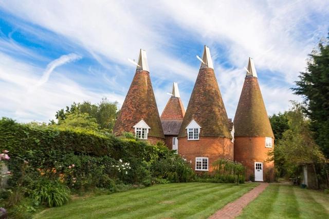  Image of 5 bedroom Semi-Detached house for sale in Cranbrook Road Frittenden Cranbrook TN17 at Frittenden  Cranbrook, TN17 2BT