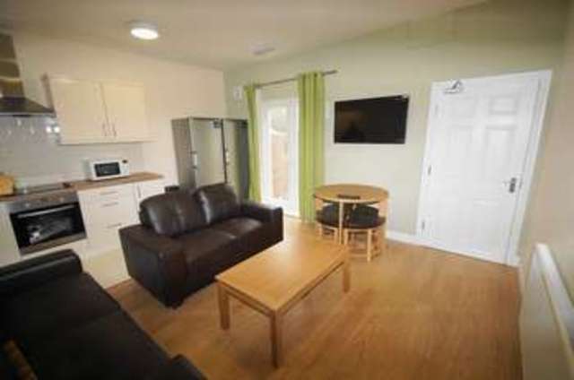  Image of 5 bedroom Terraced house to rent in Flass Street Durham DH1 at Flass Street  Durham, DH1 4BE