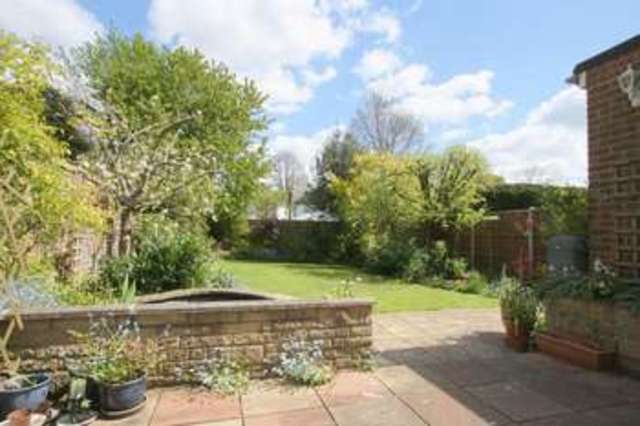  Image of 3 bedroom Detached house for sale in Forlease Drive Maidenhead SL6 at Forlease Drive  Maidenhead, SL6 1UD
