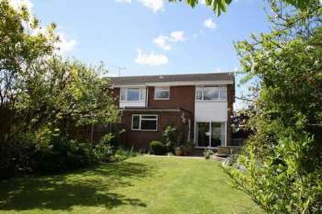  Image of 3 bedroom Detached house for sale in Forlease Drive Maidenhead SL6 at Forlease Drive  Maidenhead, SL6 1UD