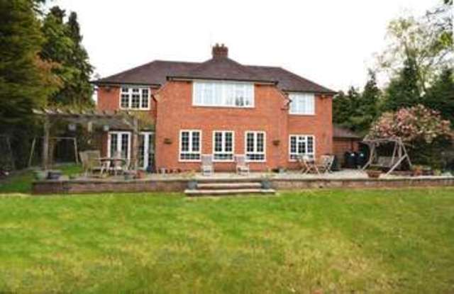  Image of 4 bedroom Detached house for sale in Grayshott Road Headley Down Bordon GU35 at Grayshott Road  Headley Down, GU35 8JL
