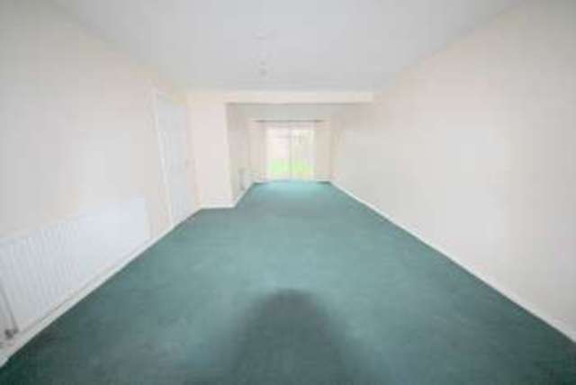  Image of 3 bedroom Property to rent in Greenway Yeading Hayes UB4 at Greenway  Hayes, UB4 9HP