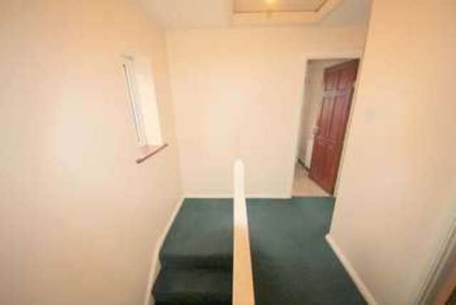  Image of 3 bedroom Property to rent in Greenway Yeading Hayes UB4 at Greenway  Hayes, UB4 9HP