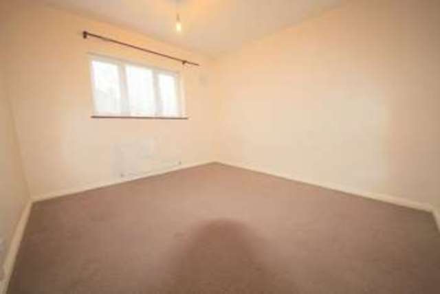 Image of 3 bedroom Property to rent in Greenway Yeading Hayes UB4 at Greenway  Hayes, UB4 9HP
