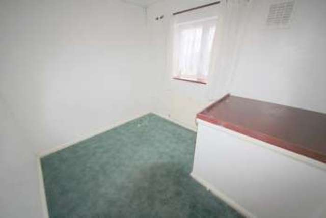  Image of 3 bedroom Property to rent in Greenway Yeading Hayes UB4 at Greenway  Hayes, UB4 9HP