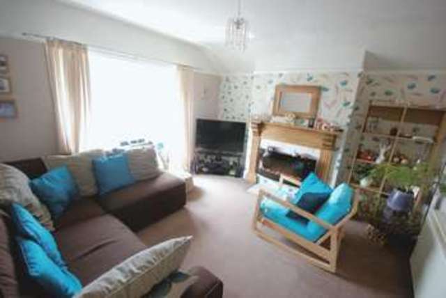  Image of 3 bedroom Property for sale in High Street Lee-on-the-Solent PO13 at High Street  Lee-On-The-Solent, PO13 9BU
