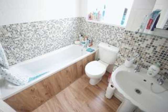  Image of 3 bedroom Property for sale in High Street Lee-on-the-Solent PO13 at High Street  Lee-On-The-Solent, PO13 9BU