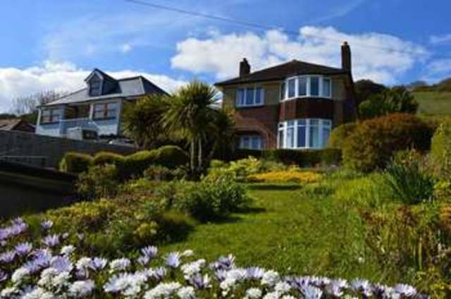  Image of 3 bedroom Detached house for sale in Leeson Road Ventnor PO38 at Leeson Road  Ventnor, PO38 1PS