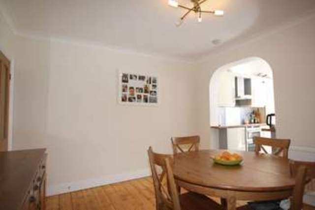  Image of 2 bedroom Terraced house for sale in College Glen Maidenhead SL6 at College Glen  Maidenhead, SL6 6BL