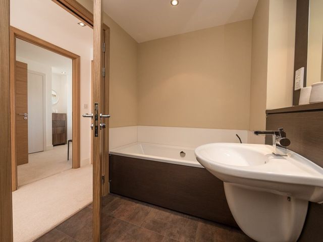  Image of 2 bedroom Flat to rent in Mcewan Square Edinburgh EH3 at Fountainbridge Edinburgh Edinburgh, EH3 8EN