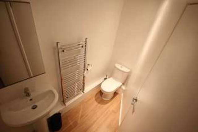  Image of 2 bedroom Flat to rent in Morris Lane Kirkstall Leeds LS5 at Morris Lane (flat 1) Kirkstall Leeds, LS5 3JD