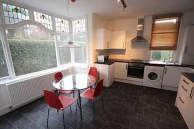  Image of 2 bedroom Flat to rent in Morris Lane Kirkstall Leeds LS5 at Morris Lane (flat 1) Kirkstall Leeds, LS5 3JD