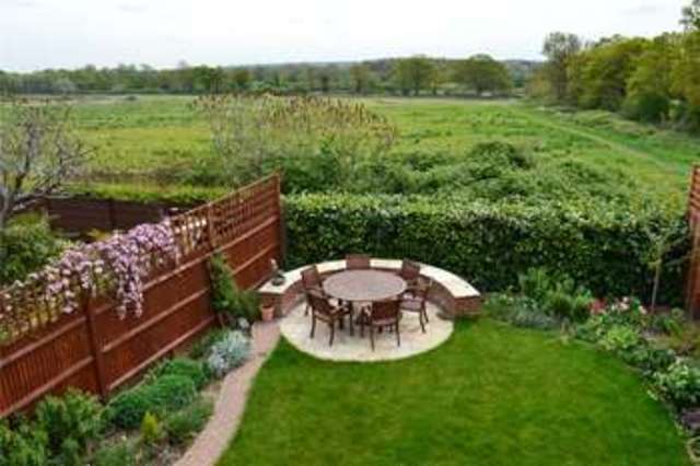  Image of 4 bedroom Semi-Detached house for sale in Oatlands Road Shinfield Reading RG2 at Shinfield Reading Shinfield, RG2 9FY