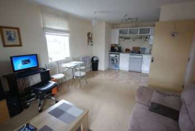  Image of 2 bedroom Flat for sale in Oysell Gardens Fareham PO16 at Oysell Gardens Portchester Fareham, PO16 8GF