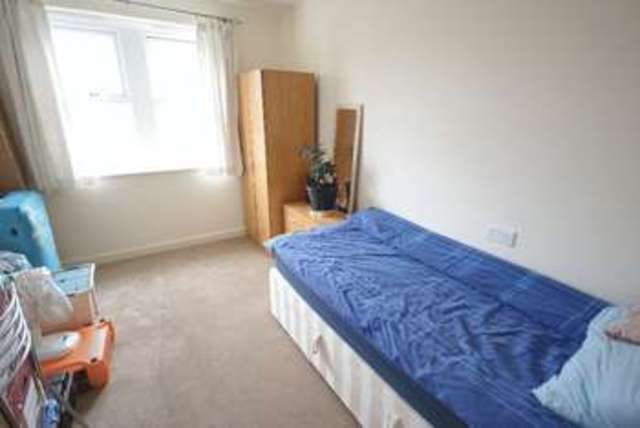 Image of 2 bedroom Flat for sale in Oysell Gardens Fareham PO16 at Oysell Gardens Portchester Fareham, PO16 8GF