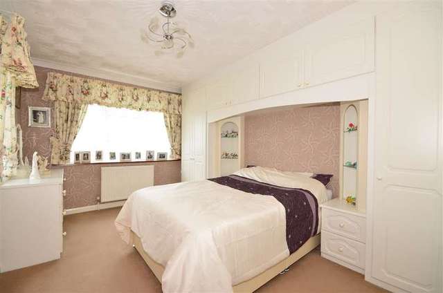  Image of 3 bedroom Bungalow for sale in Padnell Road Cowplain Waterlooville PO8 at Cowplain Waterlooville Waterlooville, PO8 8DZ