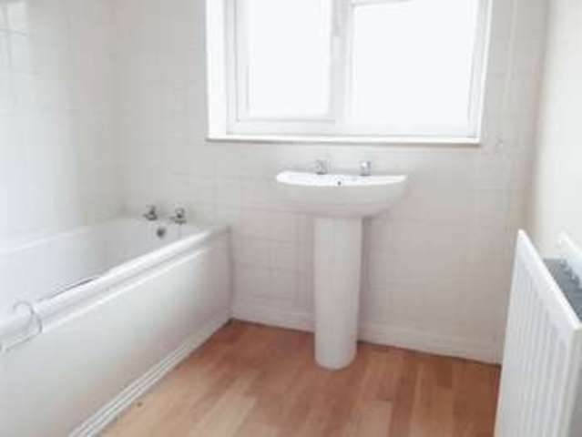  Image of 4 bedroom Detached house to rent in Queens Road Penkhull Stoke-on-Trent ST4 at Queens Road Penkhull Stoke-On-Trent, ST4 7LG
