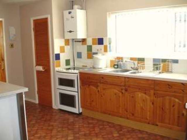  Image of 5 bedroom Semi-Detached house to rent in Sandiford Crescent Newport TF10 at Sandiford Crescent  Newport, TF10 7QP