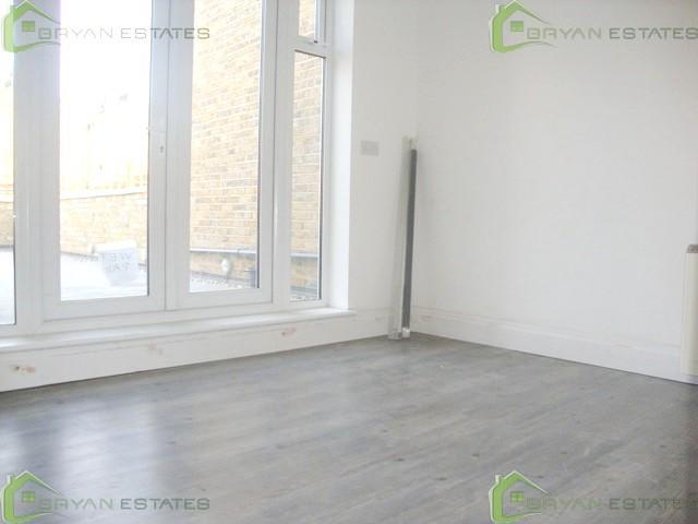  Image of 2 bedroom Flat to rent in Seven Sisters Road London N4 at Finsbury Park  London, N4 2HY