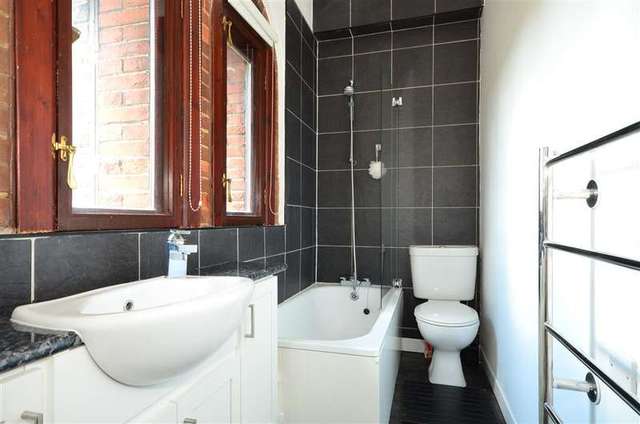  Image of 1 bedroom Flat for sale in Simpson Road Portsmouth PO2 at Portsmouth Hampshire Portsmouth, PO2 8SS