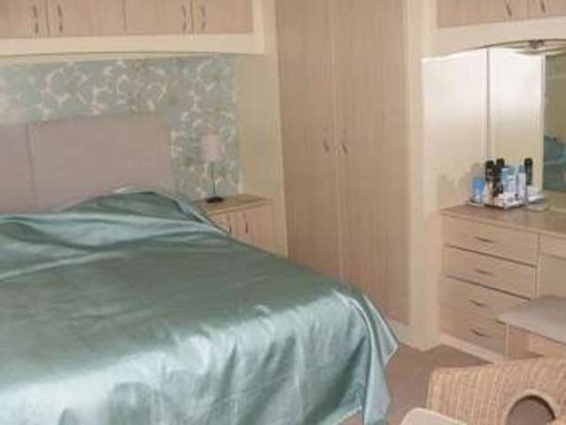  Image of 2 bedroom Flat for sale in South Road Weston-super-Mare BS23 at South Road  Weston-Super-Mare, BS23 2LX