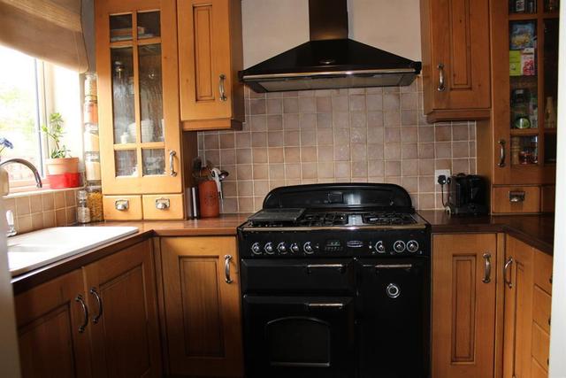  Image of 3 bedroom Bungalow for sale in Sydney Road London SE2 at Abbey Wood London Lesnes Abbey, SE2 9RZ