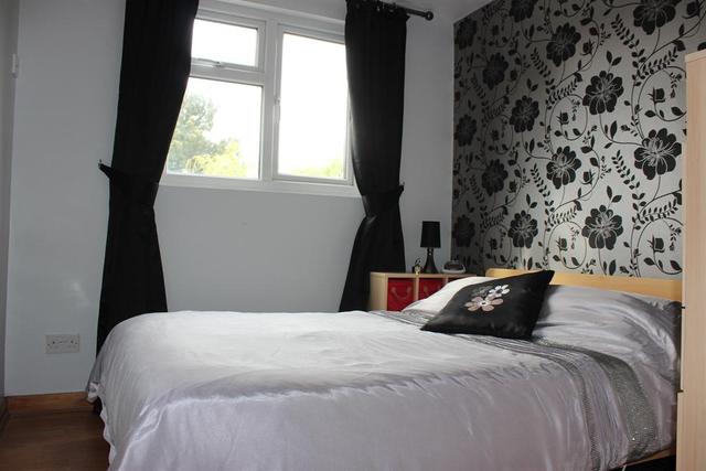  Image of 3 bedroom Bungalow for sale in Sydney Road London SE2 at Abbey Wood London Lesnes Abbey, SE2 9RZ