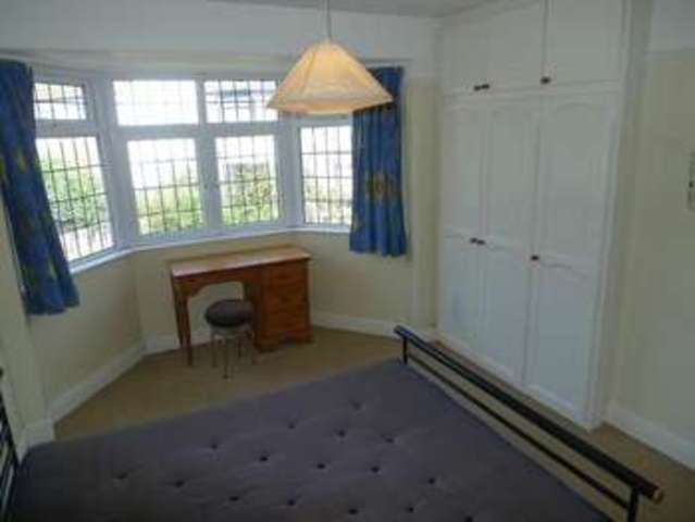  Image of 3 bedroom Semi-Detached house to rent in The Turnways Headingley Leeds LS6 at The Turnways Headingley Leeds, LS6 3DU