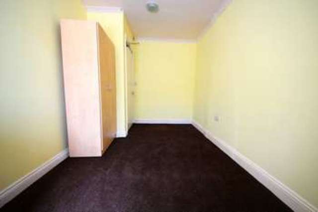  Image of 1 bedroom Property to rent in Village Way Pinner HA5 at Village Way  Pinner, HA5 5AA
