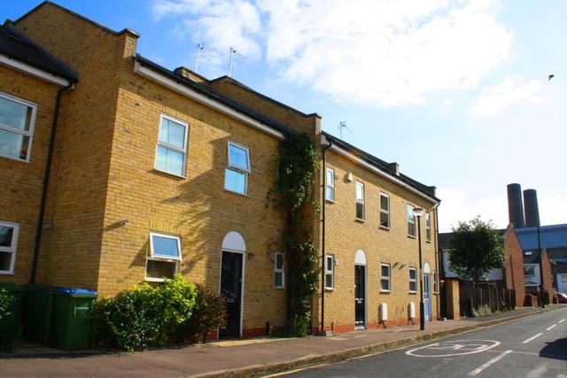  Image of 3 bedroom Flat for sale in Woodland Grove London SE10 at Greenwich, SE10 9UL